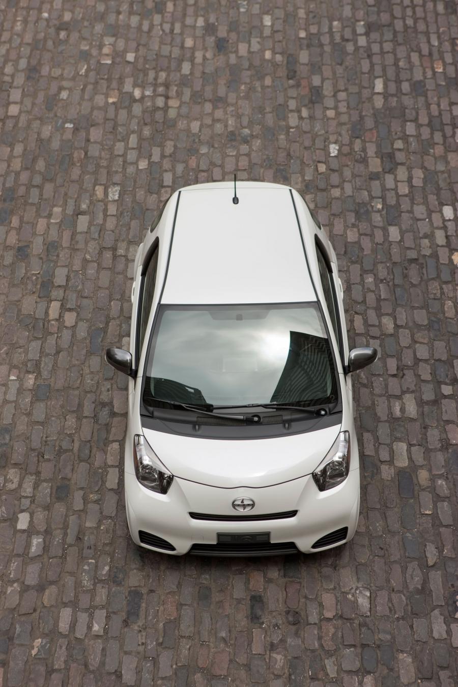  Scion iQ 2012 года  (фото 93 из 128)